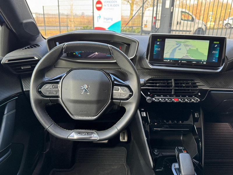 43211174-17.jpg